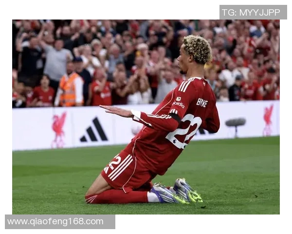 足球明星身材变化大揭秘高清图片展现运动员的真实状态与健康挑战 足球明星身材变化大揭秘高清图片展现运动员的真实状态与健康挑战